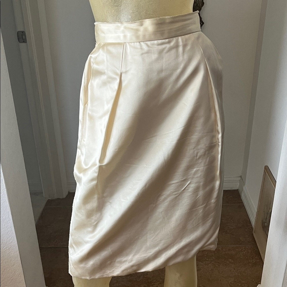 Dolce & Gabbana Satin Cream Pencil Skirt